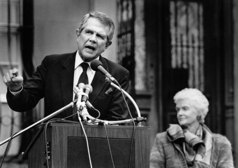 Pat Robertson, televangelist who mixed politics and religion, dies at 93
