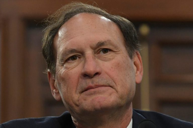 With focus on Alito trip, Senate Democrats vow action on ethics bill